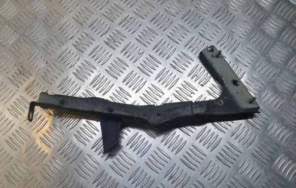 Audi A5 8T 8F Fender mounting bracket 8T0821135
