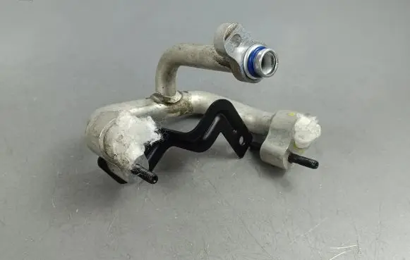 Air conditioning (A/C) pipe/hose