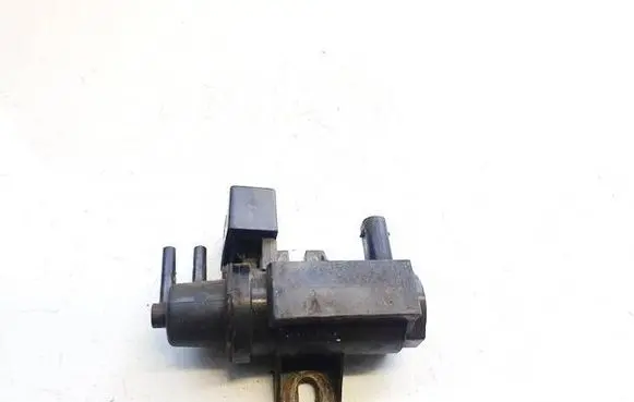 BMW 1 E81 E87 Turbo solenoid valve 70206301 7805391-01