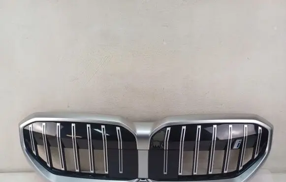BMW i5 G60 Front bumper upper radiator grill 511318517811