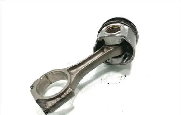 Mitsubishi Grandis Piston with connecting rod 