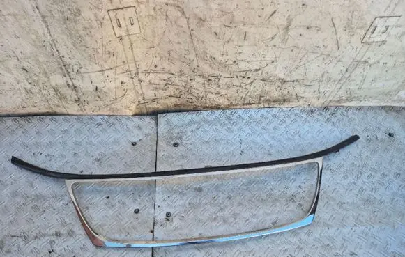 Lexus GS 300 350 430 450H Front bumper upper radiator grill 5271130231