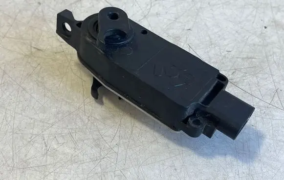 Mercedes-Benz GLB X247 Air flap motor/actuator 5878R1000 5878S001
