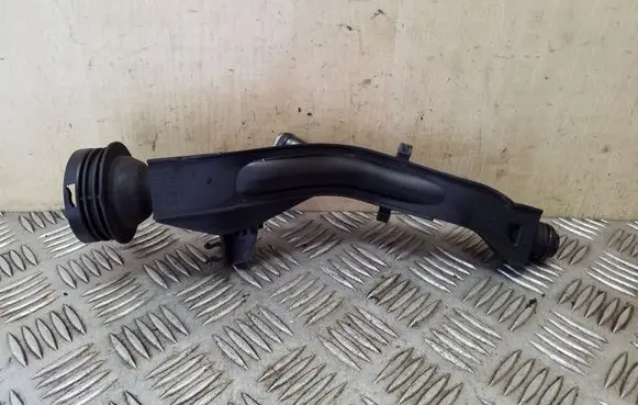 Opel Vivaro Oil fill pipe 8200949932