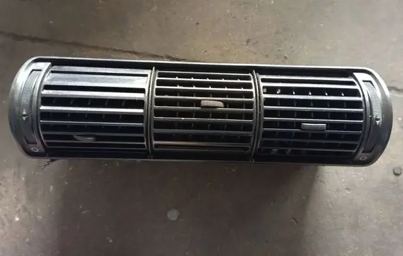Audi A4 S4 B5 8D Dash center air vent grill 8d0820951