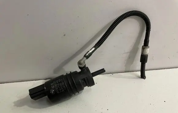 BMW X5 E70 Windscreen/windshield washer pump 6934160
