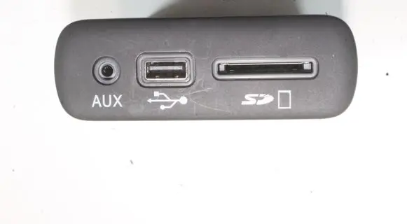 Maserati Ghibli AUX in-socket connector 68332335AA