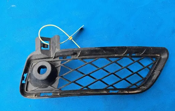 BMW X3 F25 Front bumper lower grill 7210468