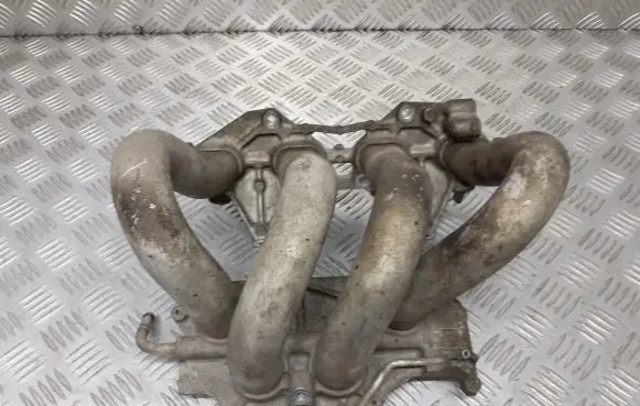 Nissan Primera Intake manifold