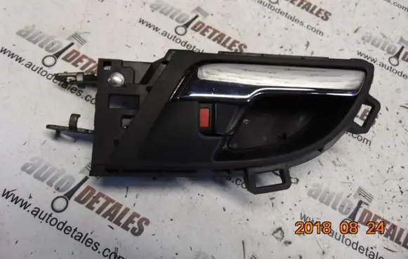 Honda CR-V Front door interior handle