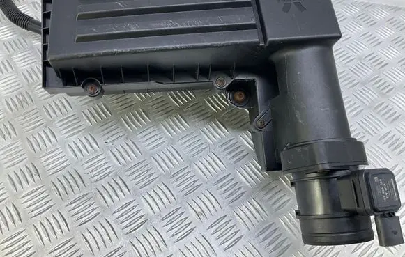Volkswagen Golf Plus Air filter box 3C0129607BD 3C0129601BS 1K0183B