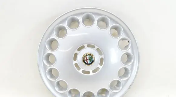 Alfa Romeo 159 R15 wheel hub/cap/trim 