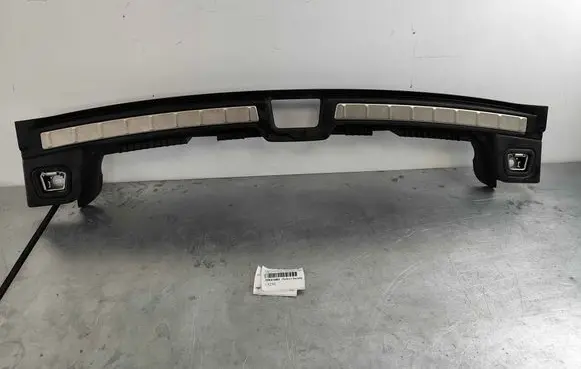 Trunk/boot sill cover protection