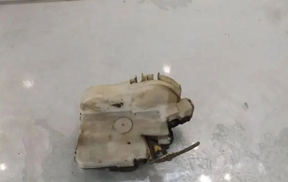 Seat Ibiza II (6k) Front door lock