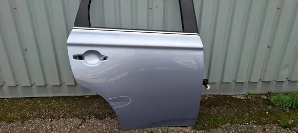 Mitsubishi Outlander Rear door