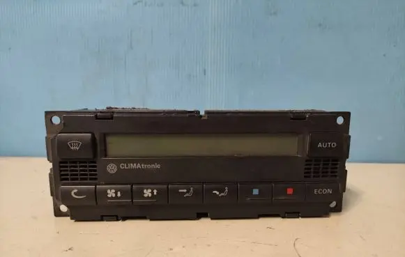 Volkswagen PASSAT B5.5 Climate control unit