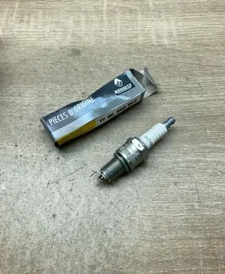 Renault 21 Spark plug 7700868864