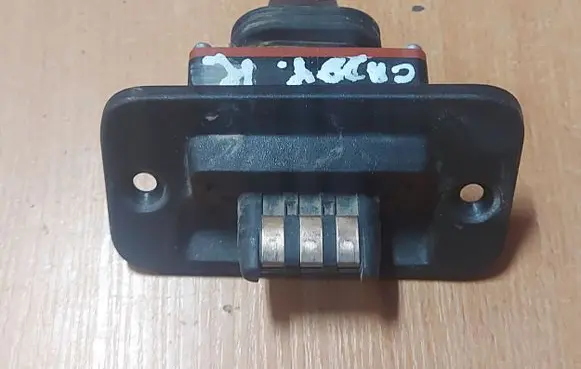 Volkswagen Caddy Sliding door contact joint 2K0907437