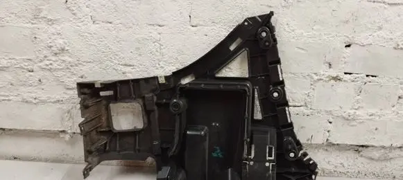 BMW X3 G01 Bumper support mounting bracket corner 7400668