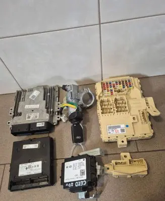 KIA Ceed Engine ECU kit and lock set 391992U000