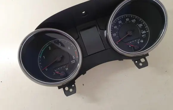 Jeep Grand Cherokee Speedometer (instrument cluster) 68186243AA P68186243AA