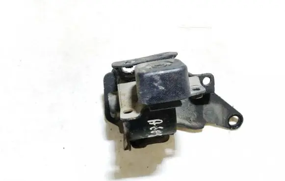 Toyota Corolla Verso E121 Engine mount bracket