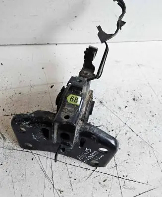 Toyota Auris E180 Engine mount bracket