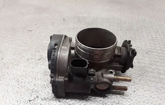 Volkswagen PASSAT B5 Throttle valve 021133066