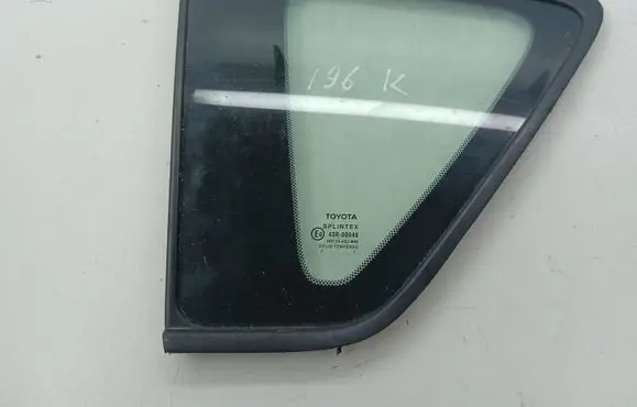 Toyota Corolla Verso AR10 Rear side window 43R00048