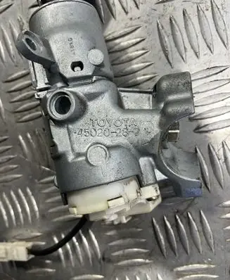 Toyota Avensis T220 Ignition lock 45020287