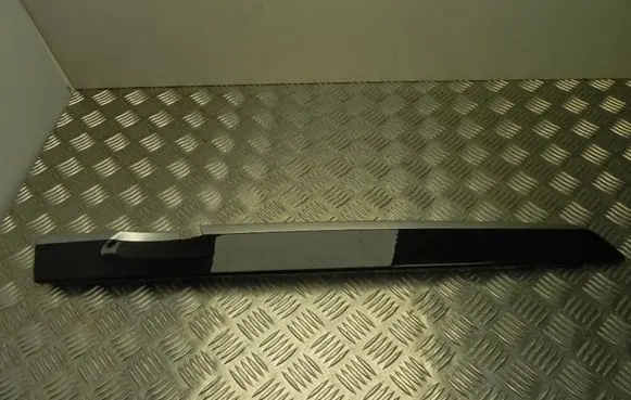 Radio/GPS head unit trim