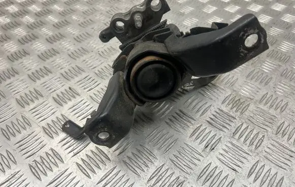 Toyota Prius+ (ZVW40) Engine mount bracket 