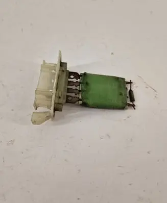 Skoda Fabia Mk1 (6Y) Heater blower fan relay 