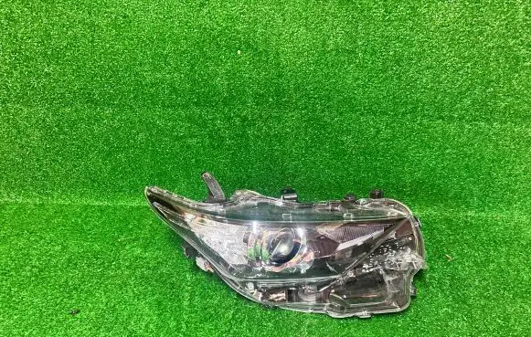 Toyota Auris E180 Headlight/headlamp