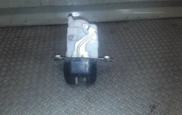 Subaru Impreza III Tailgate/trunk/boot lock/catch/latch