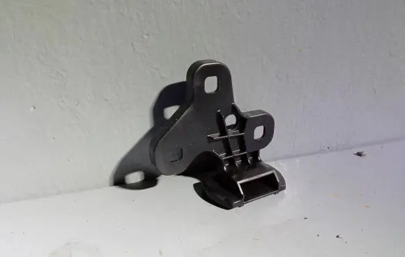 BMW 7 E38 Front bumper mounting bracket 511182305141