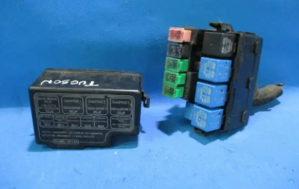 KIA Sportage Fuse box set 91490-2E000