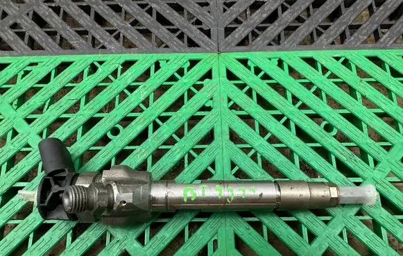 BMW X1 F48 F49 Fuel injector 8579234