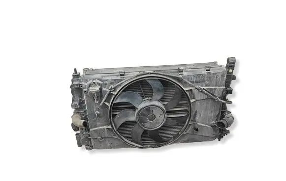 Opel Astra J Radiator set 13352273 3172B 8135