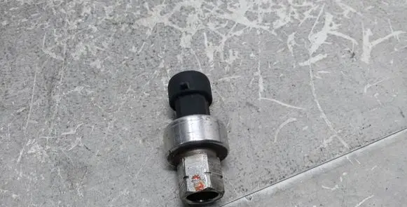 Renault Espace - Grand espace IV Air conditioning (A/C) pressure sensor 7700417506D