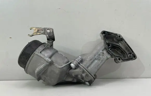 Mercedes-Benz CLS C218 X218 Oil filter mounting bracket 6740273366
