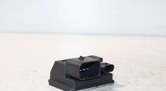 BMW 2 F46 Glow plug pre-heat relay 8513152
