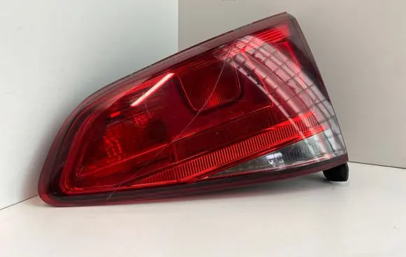 Volkswagen Golf VII Tailgate rear/tail lights 5G0945094N