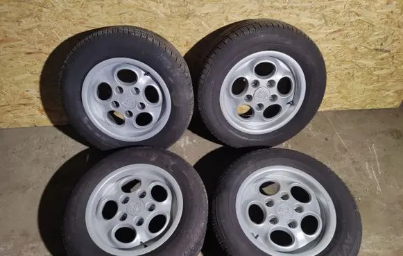 Porsche 944 R15 alloy rim 95136210400