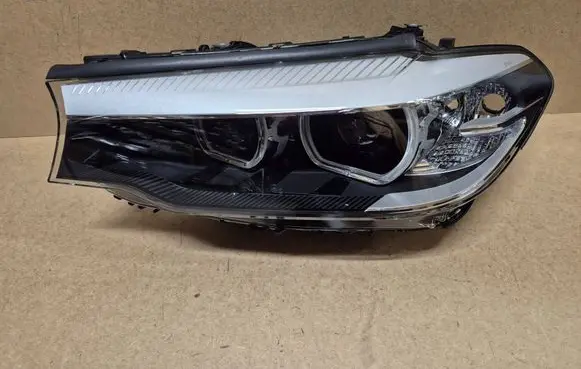 BMW 5 G30 G31 G38 Headlight/headlamp 7439183
