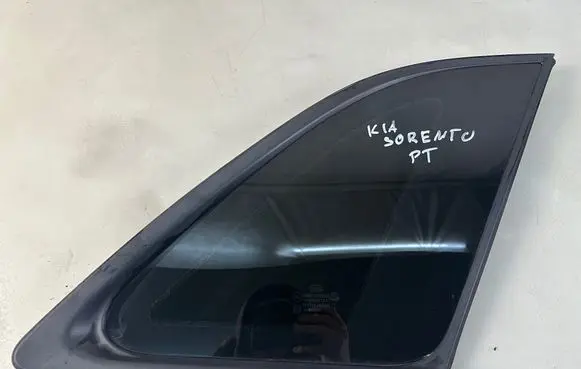 KIA Sorento Rear side window 87820-2P100