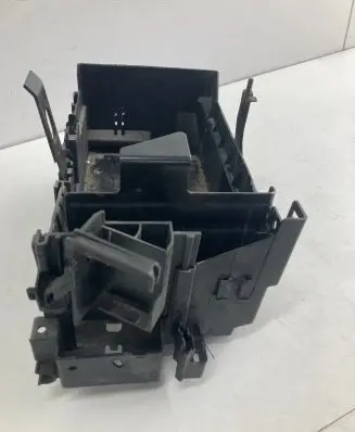 Opel Zafira C Battery box tray 13308434