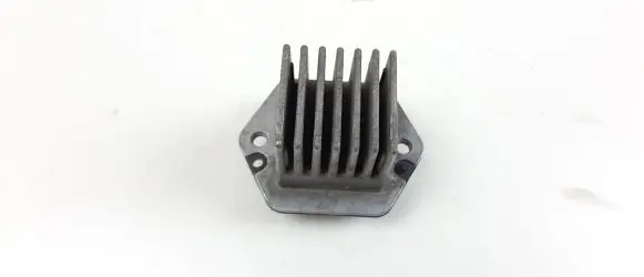 Mitsubishi L200 Heater blower fan relay 5800 M3299
