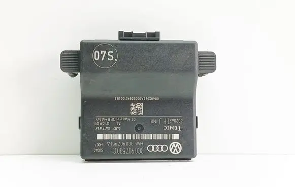 Volkswagen PASSAT B6 Gateway control module 3C0907530C 402063 3C0907951A