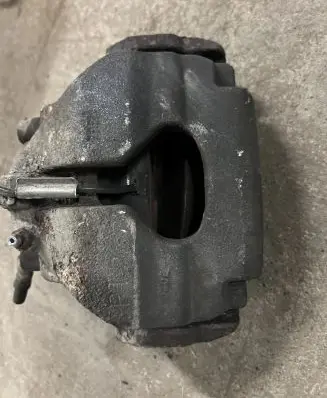 Volkswagen Touareg I Front brake caliper